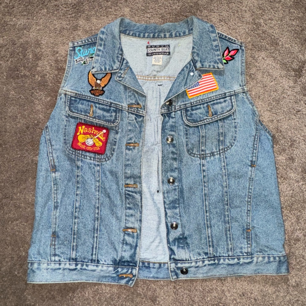 Patched Denim Vest💙
